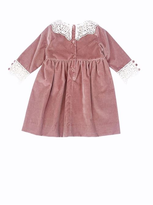 ABITO IN VELLUTO E MERLETTO Lartigianalità 100% Made in Italy, leccellente qualità e limpeccabile cura dei dettagli sono gli elementi distintivi che rendono unica la linea Jesurum Baby, un perfetto connubio tra tradizione e innovazione. JESURUM | IOLITE02