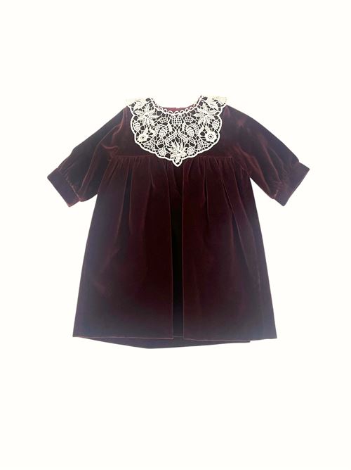 ABITO IN VELLUTO E MERLETTO Lartigianalità 100% Made in Italy, leccellente qualità e limpeccabile cura dei dettagli sono gli elementi distintivi che rendono unica la linea Jesurum Baby, un perfetto connubio tra tradizione e innovazione. JESURUM | RUBINO10